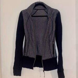 Women’s Lululemon, black + dark grey, zipup sweatshirt. great condition. Size 6.